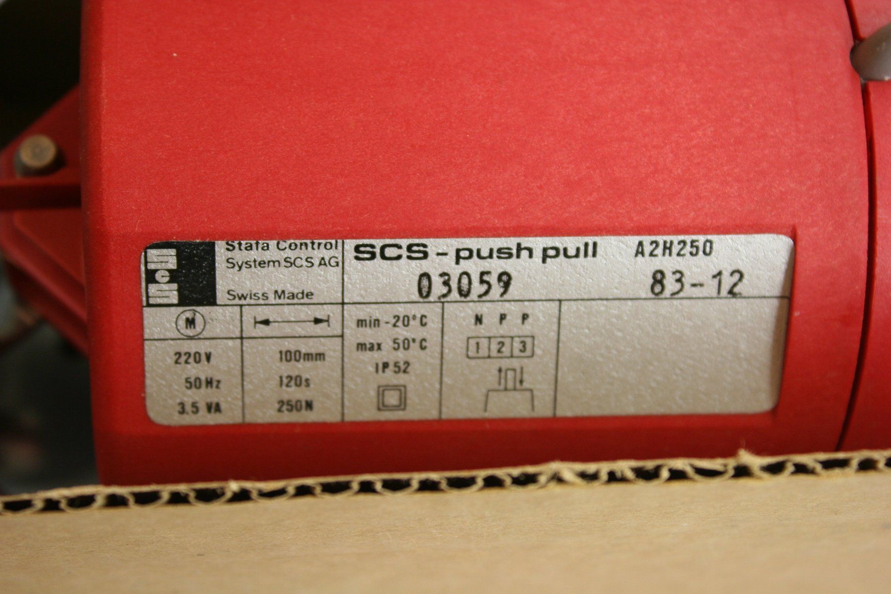 Componenti elettronici: Staefa Control SCS-push pull A2H250/SS + A2H250 Aktor 100mm – Nuovo (secondo la descrizione) da Hinwil venduto da ilon13 1