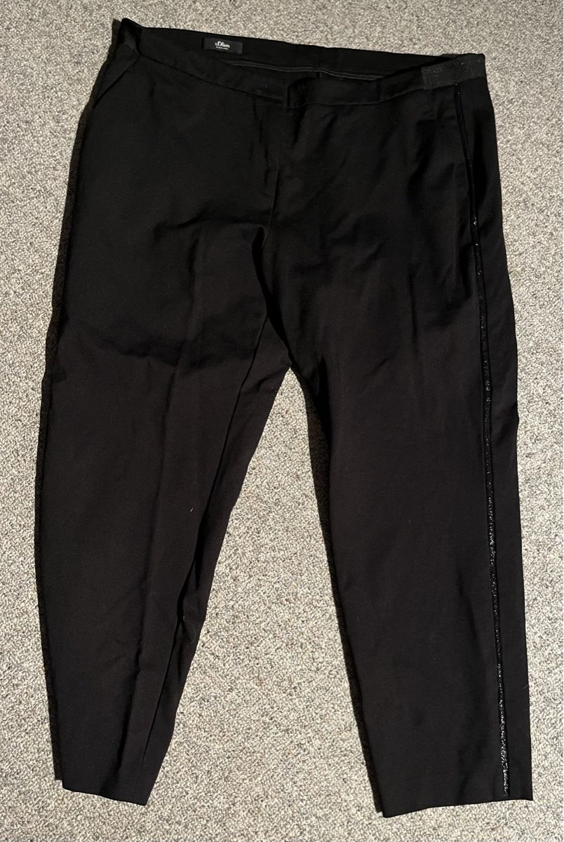 S.Oliver Pantalons: Schwarze Hose von S. Oliver Grösse 44 – D'occasion à Kriens par Honey79