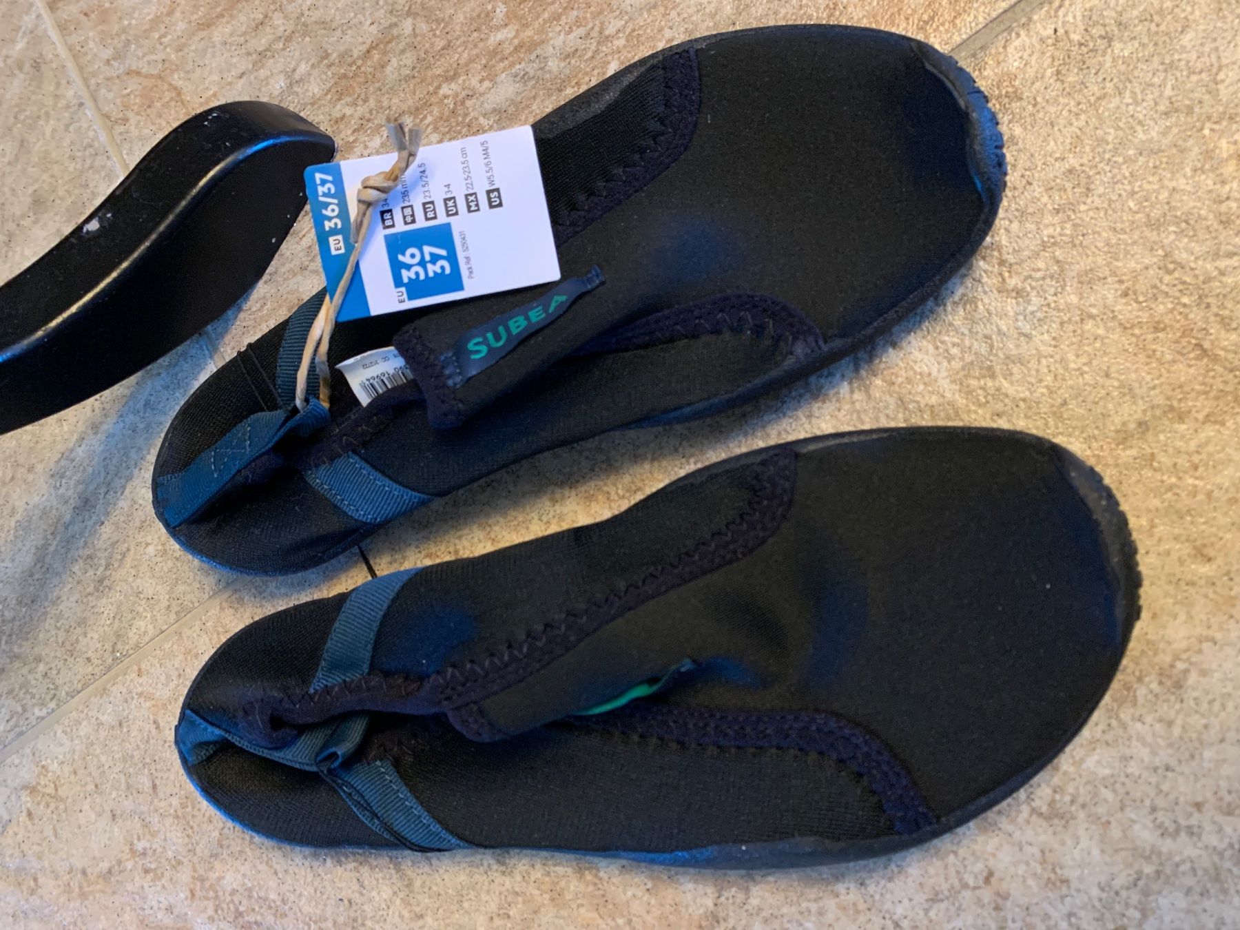 Scarpe da uomo: Sandale pour baignade 36/37 neuves – Nuovo e nell'imballaggio originale da Rochefort venduto da runeii