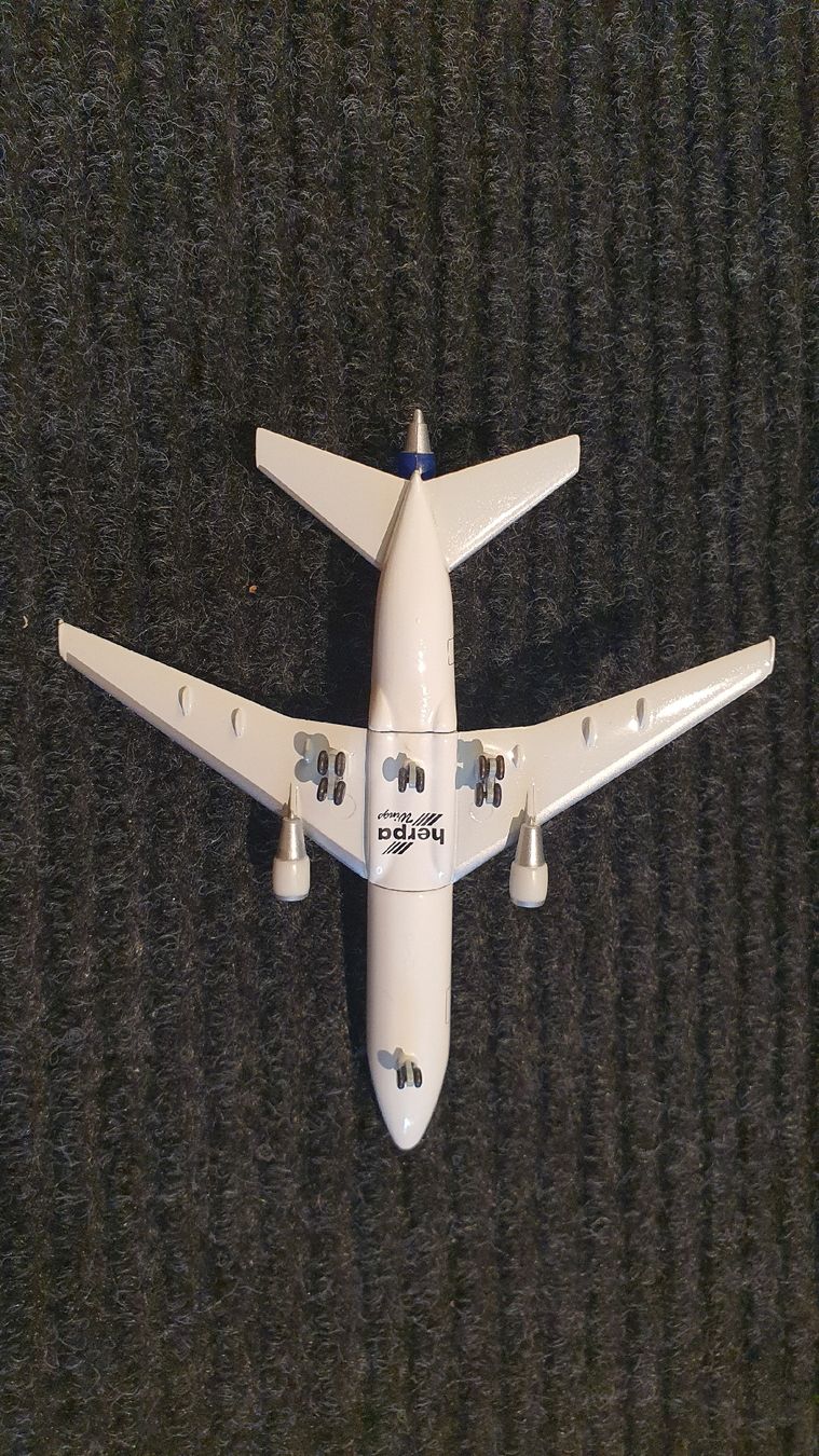 Herpa Kit di modellismo & Modellini statici: HERPA GEMINI AIR CARGO  DOUGLAS DC-10-30F – Usato da Männedorf venduto da Modellbau-wyss 4