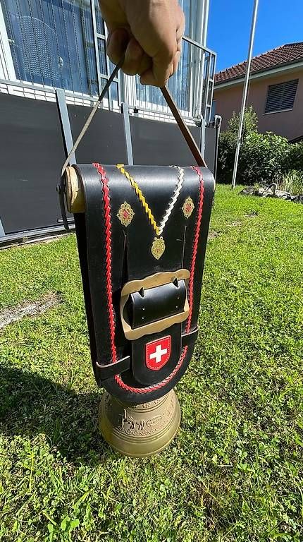 Glocken & Treicheln: Glocke Messingguss – Gebraucht aus Weiningen TG von BC-Aler-65 1