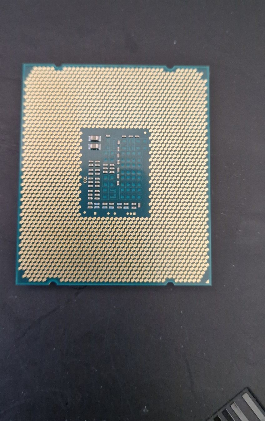 Intel Componenti elettronici: Intel Xeon E5-1630V3 SR20L 3.70GHz Prozessor  – Usato da Niederlenz venduto da scotti2000 2