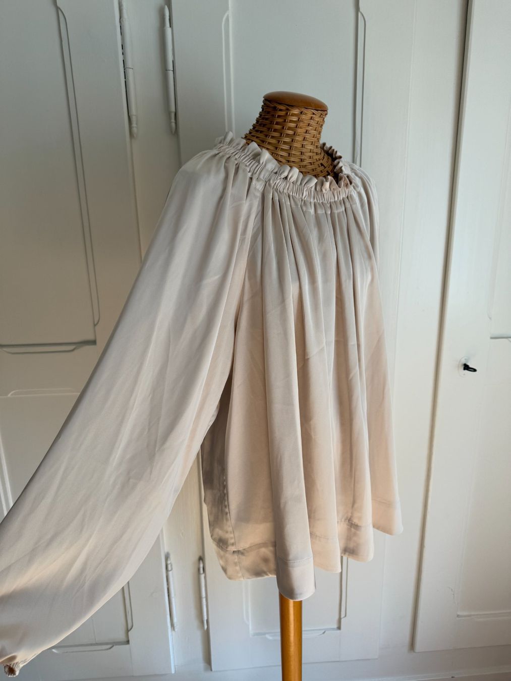 H&M Camicette: Satin Bluse crème fliessend L – Usato da Zürich venduto da Diazaio 1