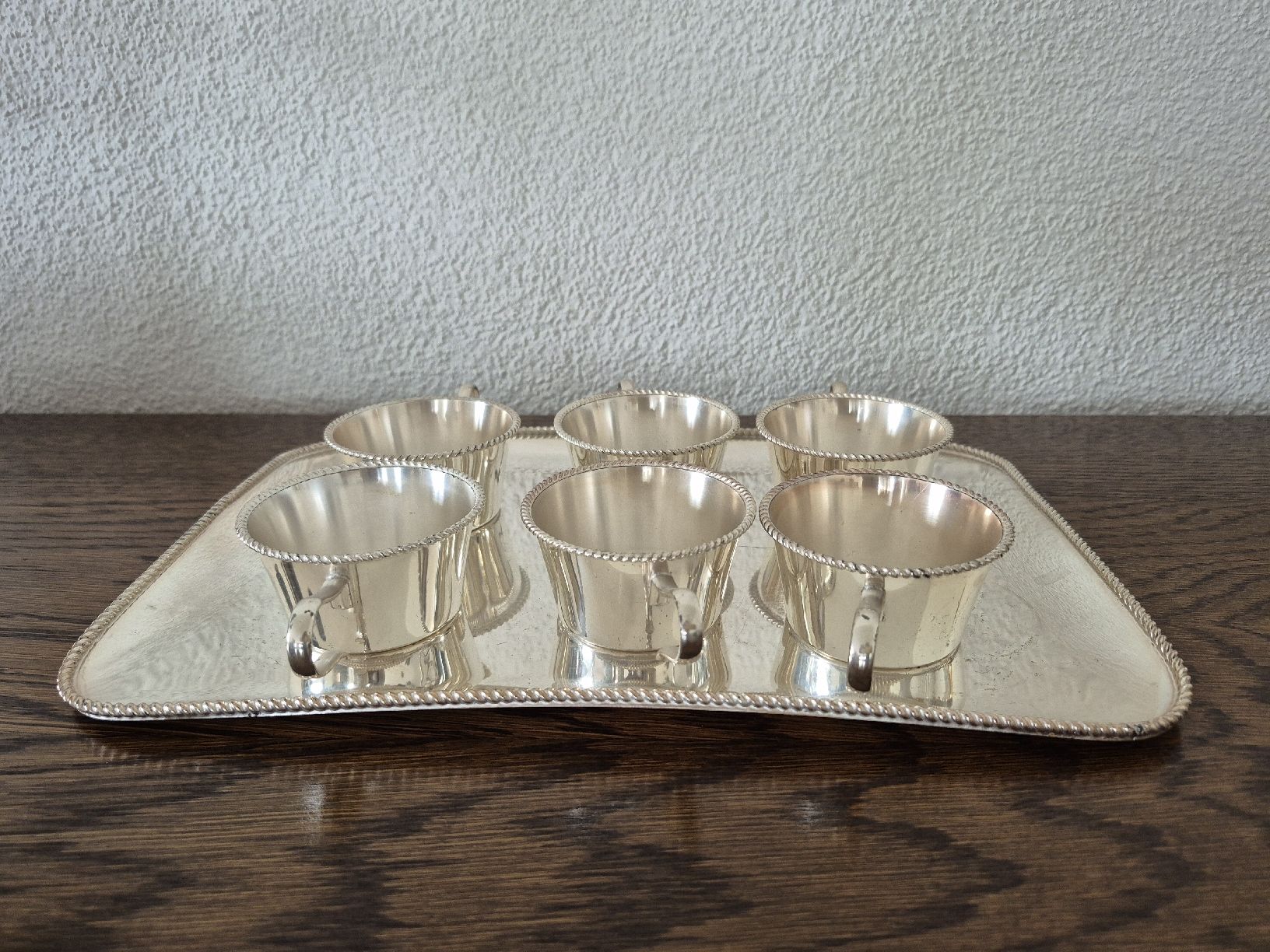 Set di piatti: Versilbertes WMF-Vintage-Teeservice mit Serviertablett – Usato da Volketswil venduto da Sbloona