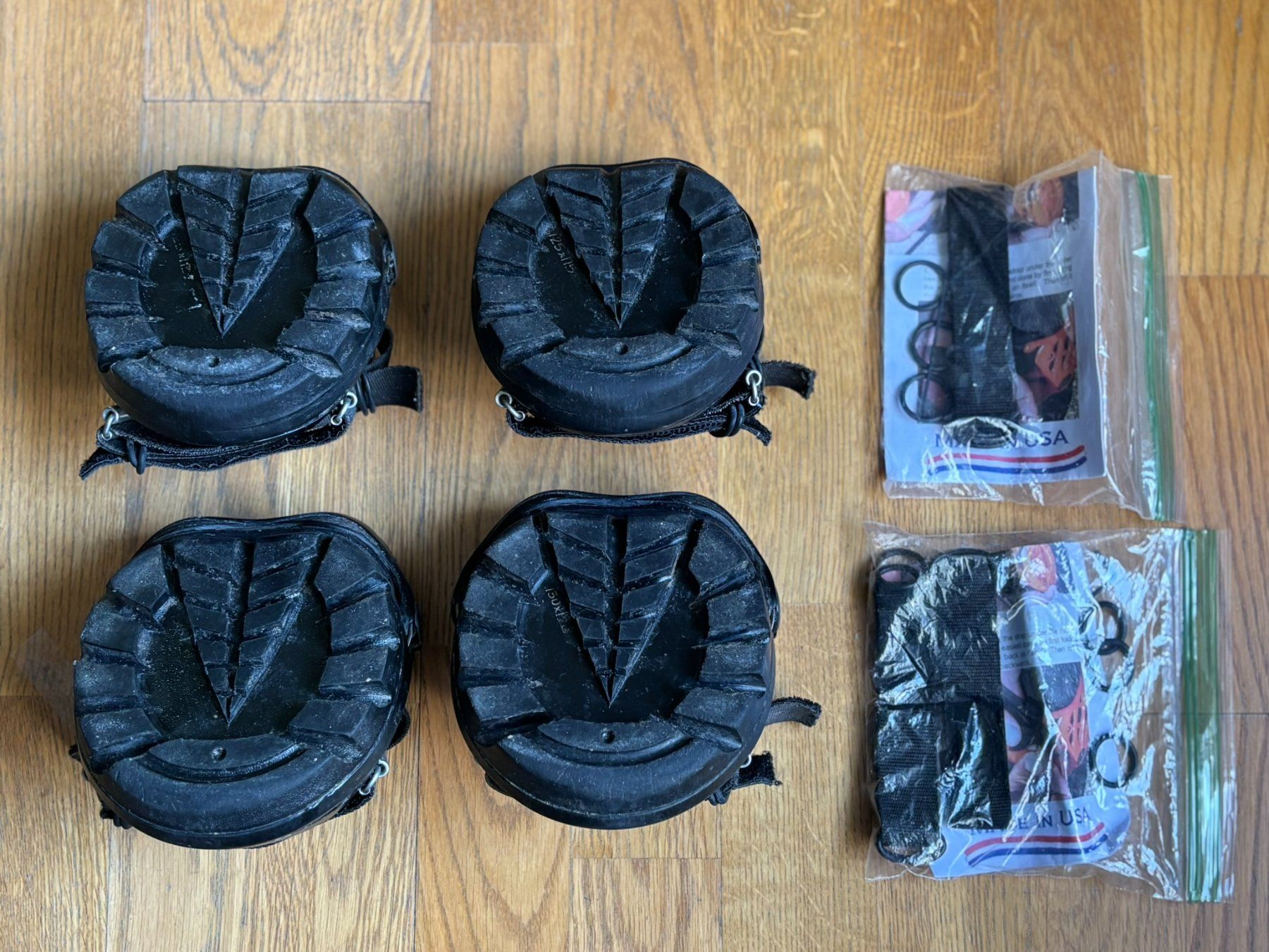 Scarpe per cavalli: 4 Hufschuhe Viper, schwarz – Usato da Zürich venduto da BernhardL01 2
