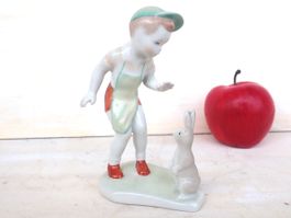 Porzellan Figur Aquincum Budapest Ungarn Junge mit Hase