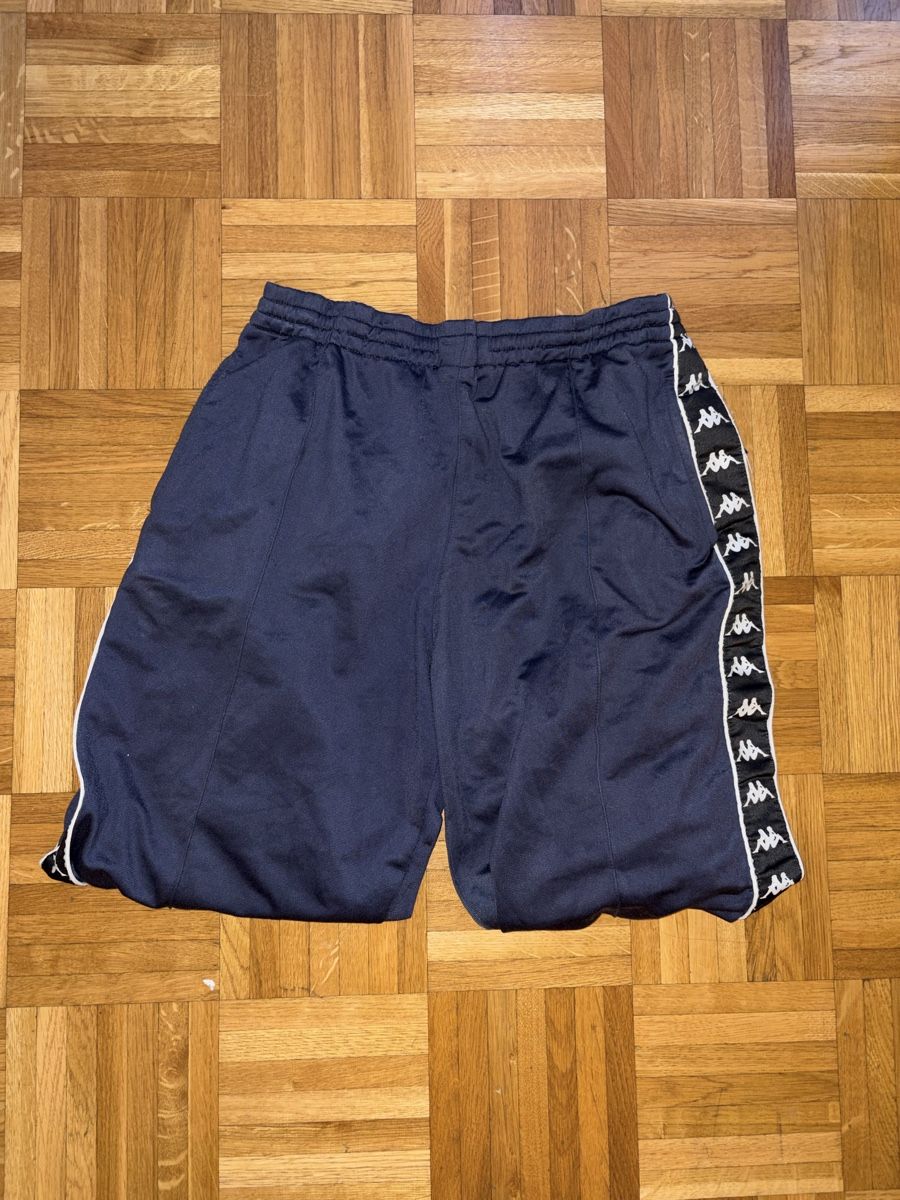 Kappa Pantaloni: Kappa Jogging Vintage – Usato da Fribourg venduto da ani_qj7v 1