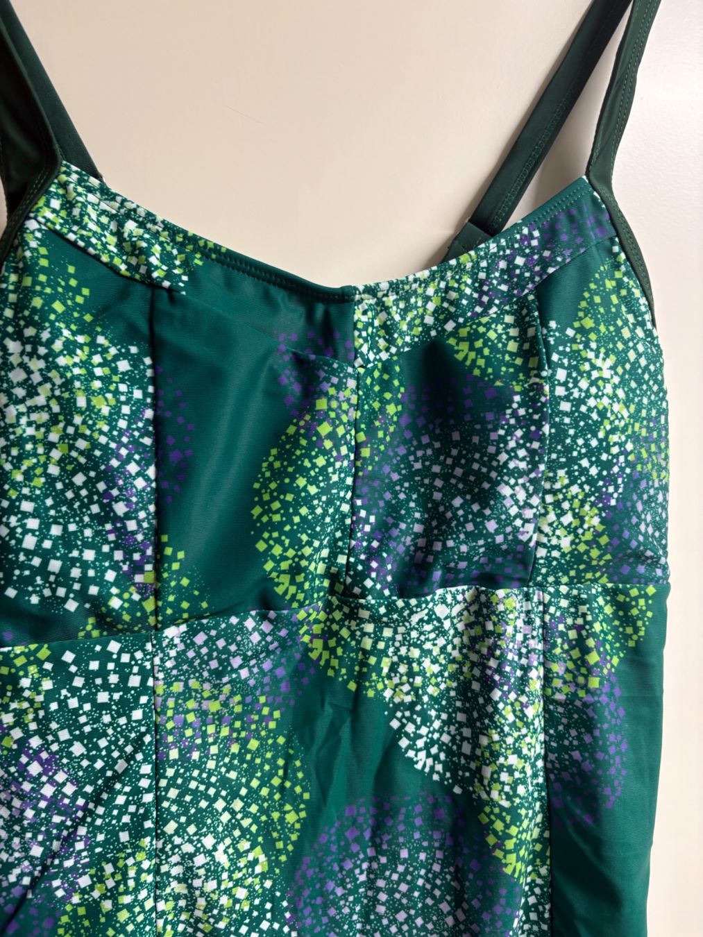 Costumi da bagno & Bikini: Badekleid Grösse XL Gruen gemustert – Nuovo (secondo la descrizione) da St.Gallen venduto da Bigdisch 1