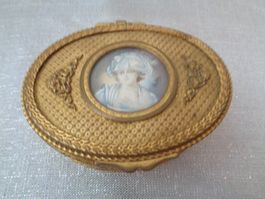 Antike Miniatur  aus Bronze mit feiner Malerei