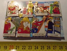 8 verschiedene Feuerwehr Pins (J35)