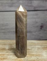 Mondstein Obelisk mit blauem Flash A 110g