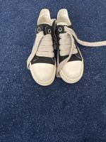 Sneakers schwarz-weiss Grösse 39 neuwertig