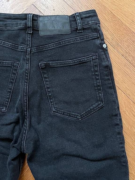 Jeans: Jeans noir, taille 26/30 – Usato da Lausanne venduto da sugarplumfairy 2