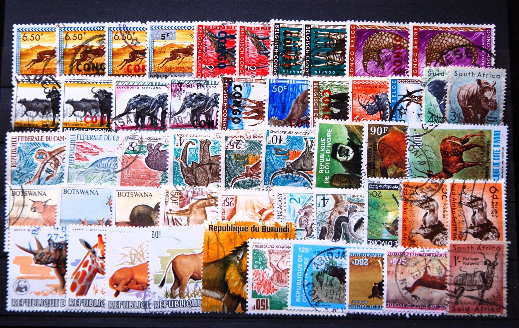Tutti i francobolli: Faune mammals  - 50 stamps used – Usato da Gland venduto da pas_wxw