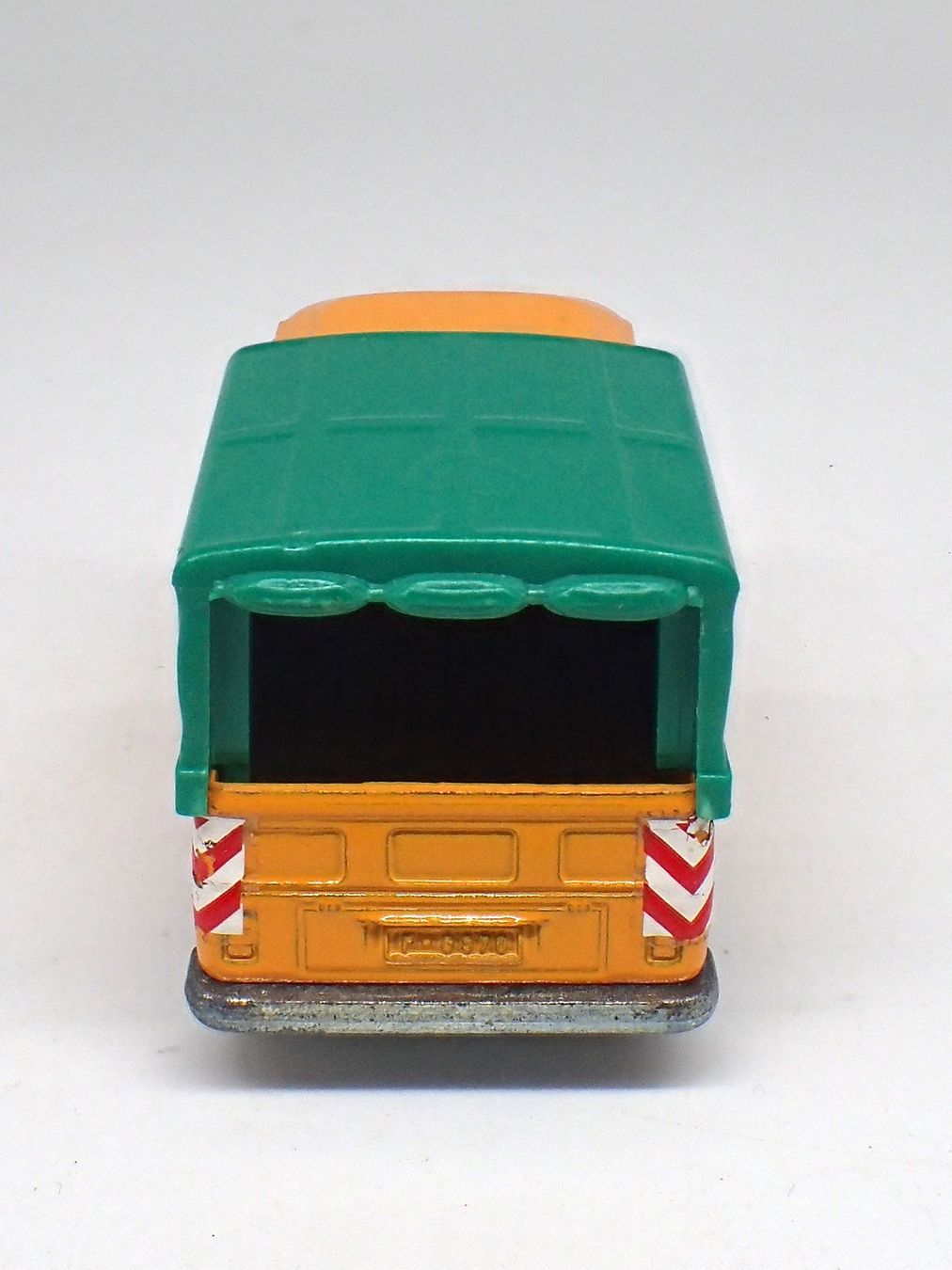 Siku Modellini d'auto: Siku 1331 - VW T2 Pritsche orange – Usato da Ostermundigen venduto da archeopteryx 4