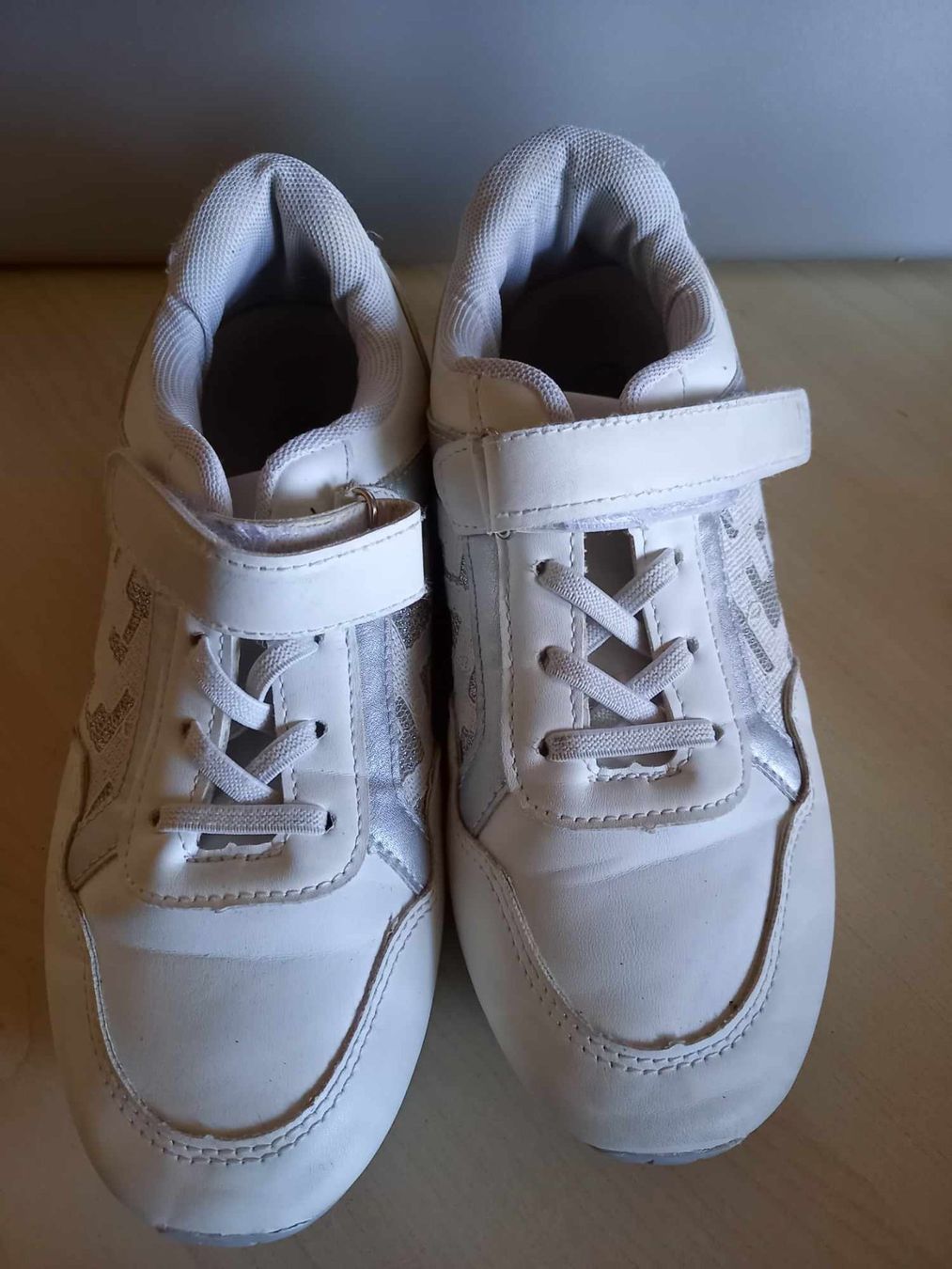 Scarpe per ragazze: Kinder Turnschuhe, weiss, Grösse 36, – Usato da Möhlin venduto da Simba4871 3