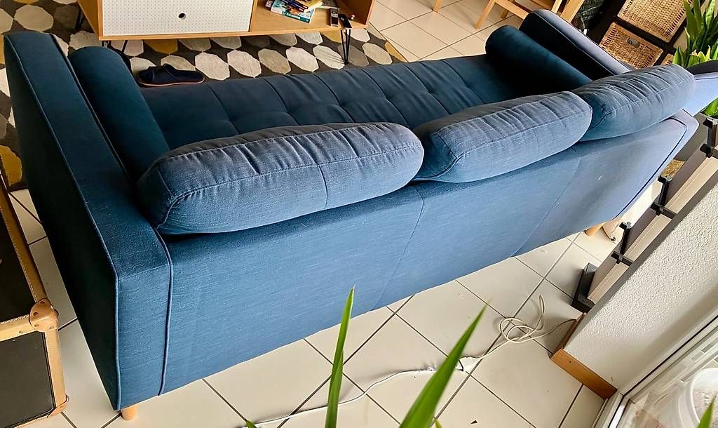 Sofas: Canapé 3 places à donner – D'occasion à Villars-sur-Glâne par jer_j82k 1