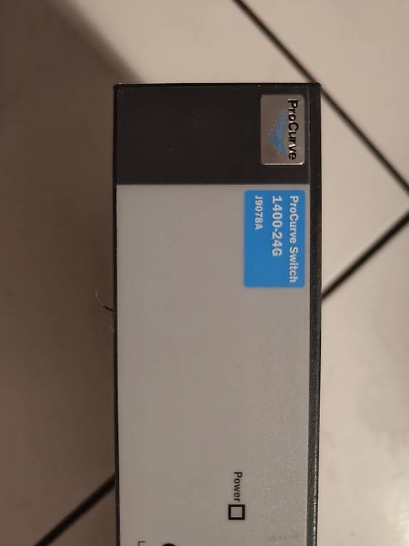 PCs: HP Switch J9078A zu verkaufen – Gebraucht aus Lachen SZ von Nw8240 1