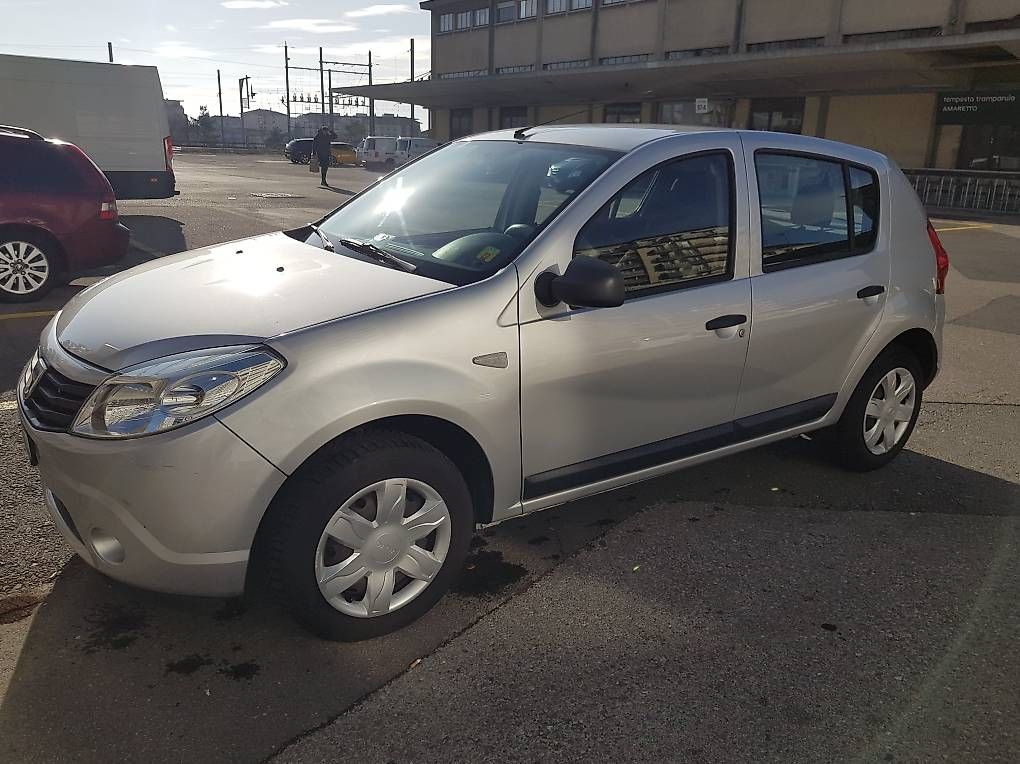 Dacia Automobili: Voiture de tourisme – Usato da Lausanne venduto da M.RAD 2