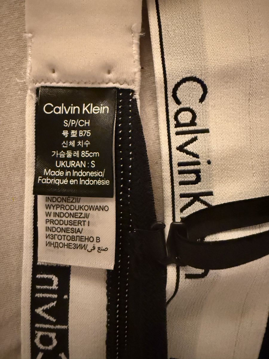 Autres dessous: Calvin Klein BH schwarz – D'occasion à Bolligen par lee_orange 2