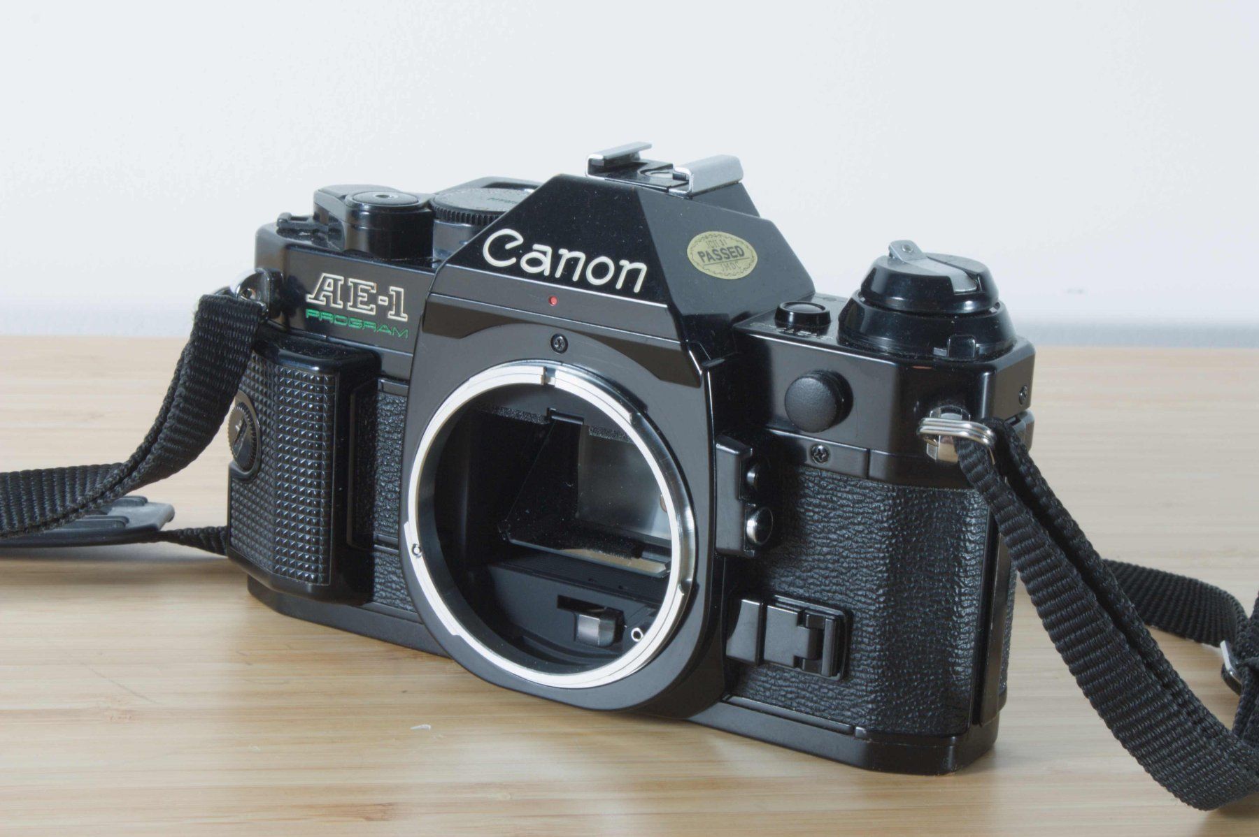 Canon Fotocamera: Canon AE-1 Program Schwarz 35mm Spiegelreflexkamera – Usato da Zürich venduto da thelittleerik 1