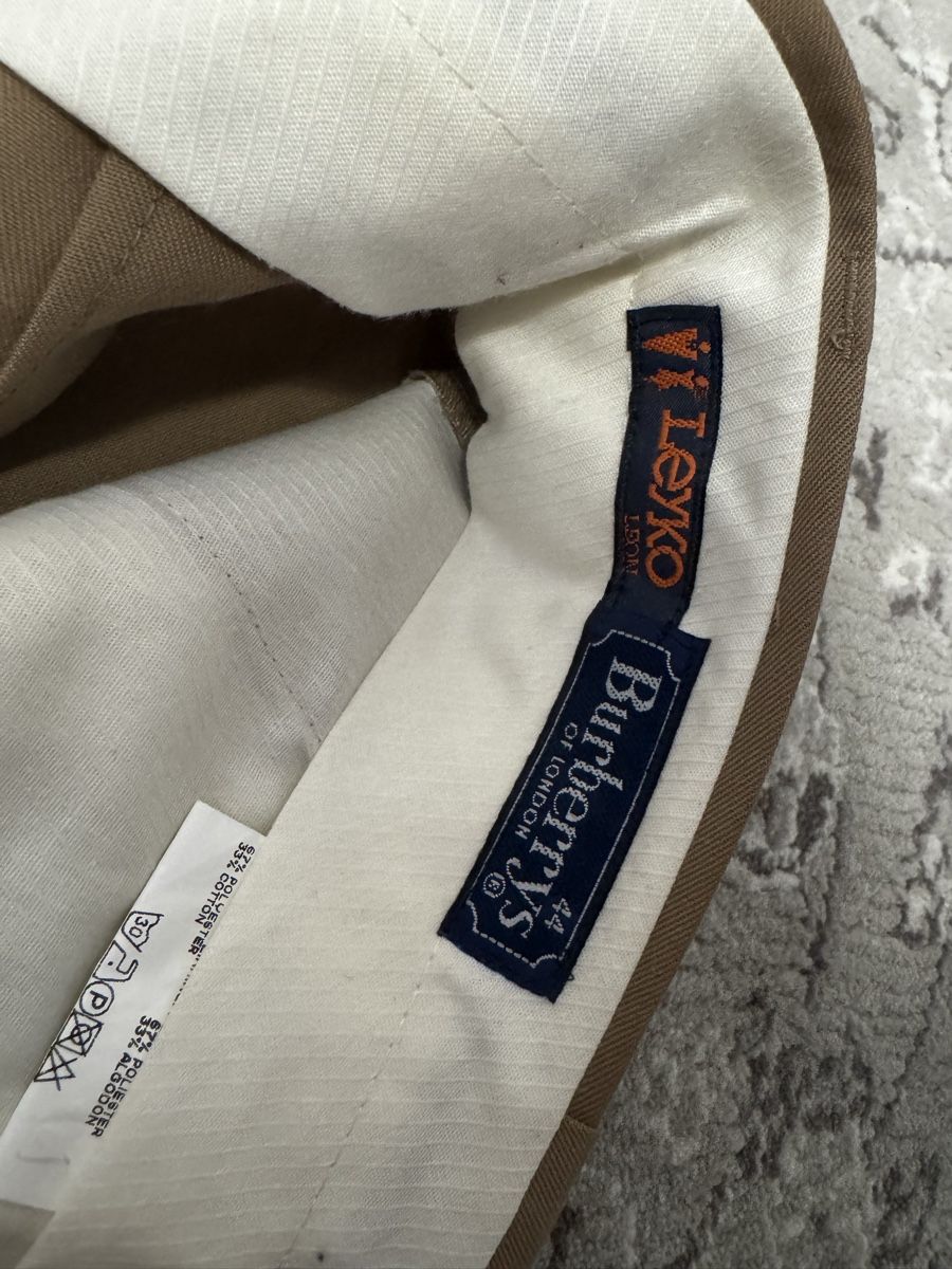 Burberry Pantaloni: Burberrys Anzugshose – Usato da Schaan venduto da kri_tsw8 4