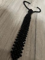 Schwarze handgefertigte Perlenkette / Halskette