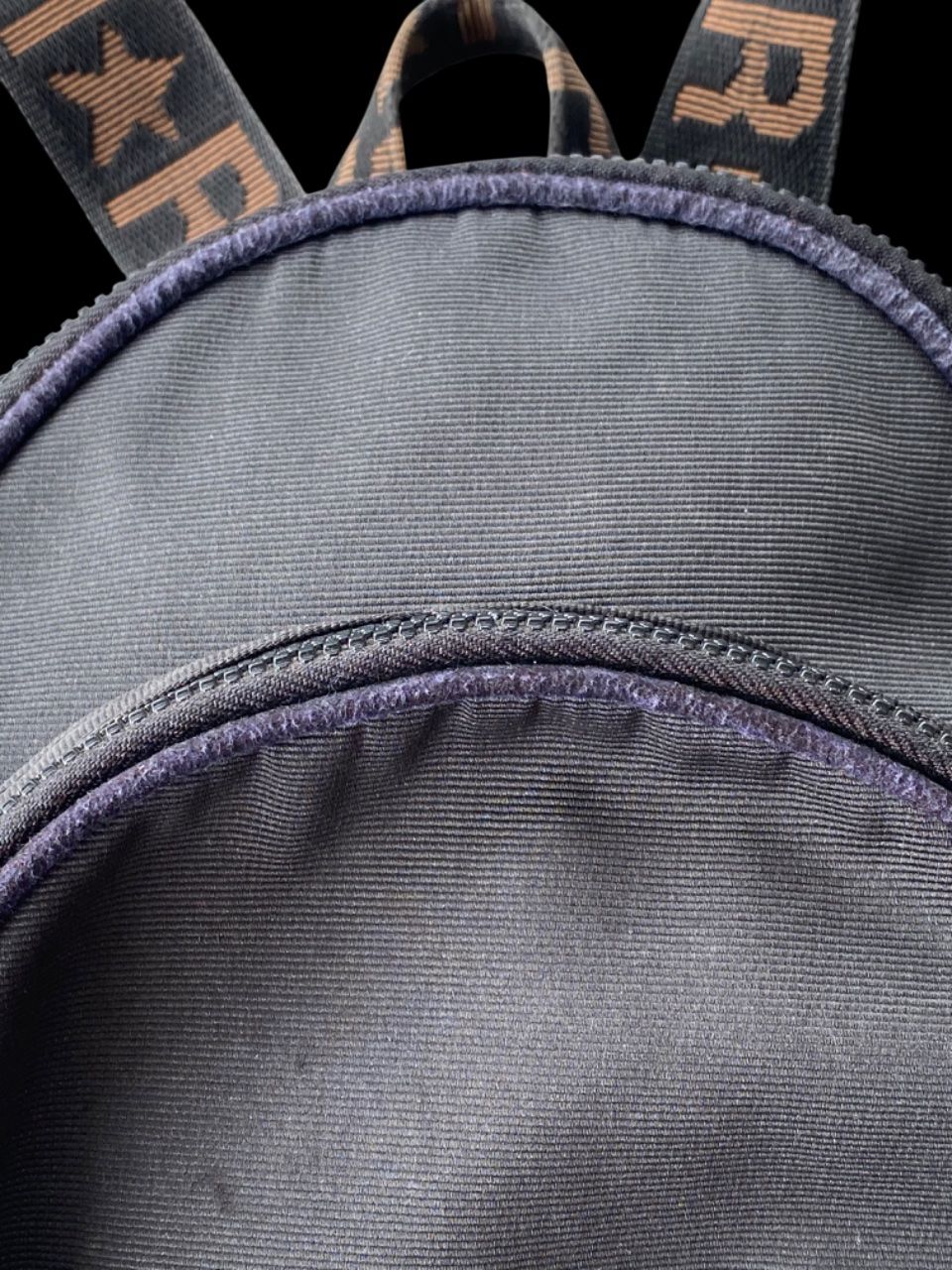 Fendi Taschen für Damen: Fendi Zucca Schwarz Vintage Rücksack – Gebraucht aus niederbipp von Esbenz 6