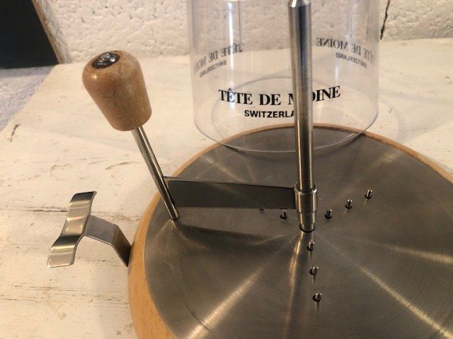 Küchengeräte: Girolle pour fromage tête de moine – Gebraucht aus Chézard St Martin von schmitt 2