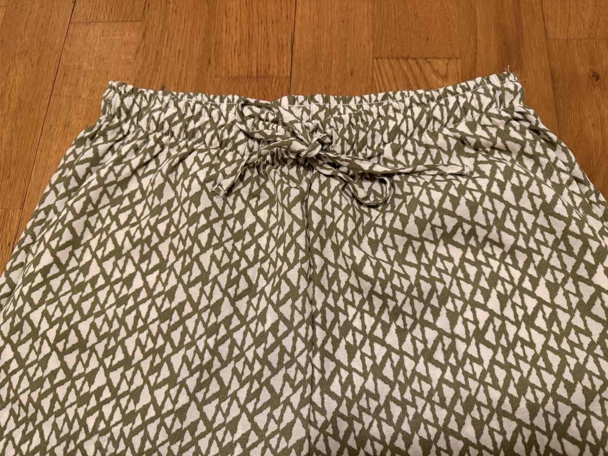 H&M Hosen: Leichte Hose von H&M Grösse 34. – Gebraucht aus Adliswil von StephanieAnnina 2
