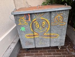 Abfallcontainer Metall verzinkt mit Bemalung gebraucht