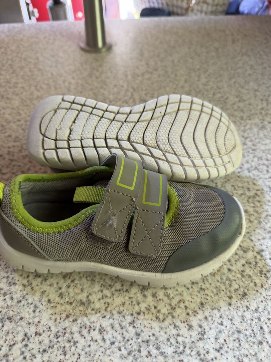Puma Chaussures garçon: Kinderschuhe 4x Gr.28 – D'occasion à La Garde (Sembrancher) par jan_b6mp 3