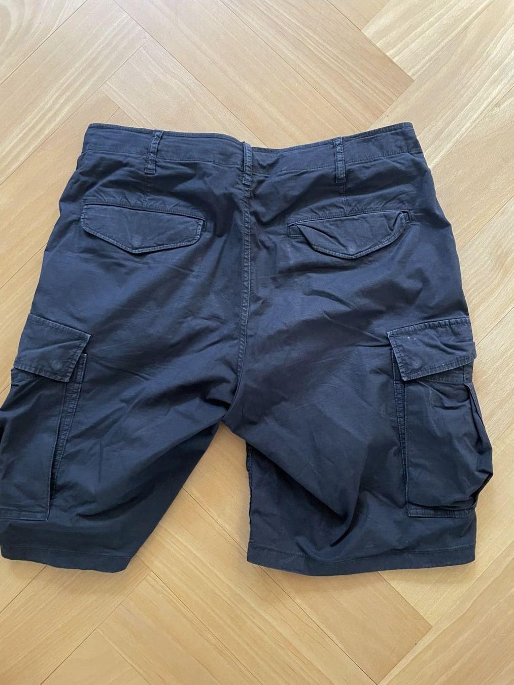 Uniqlo Pantaloni: Cargo Hose kurz Uniqlo – Usato da Zürich venduto da pba_original 1