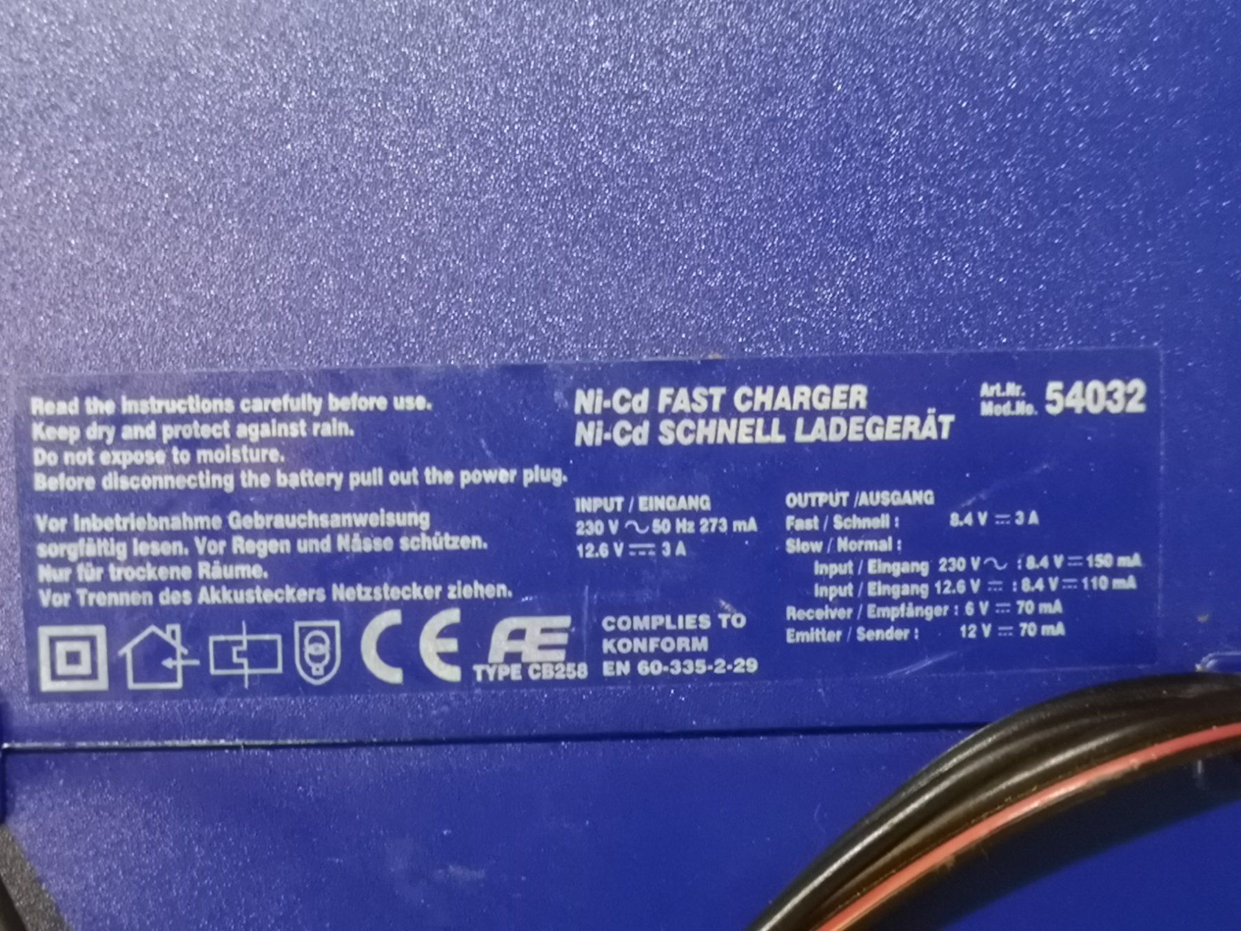 Carson Ladegeräte: CARSON Model Sport Fast Charge Universal-Lader Schnell-Lader – Gebraucht aus Kloten von Thaipc 5