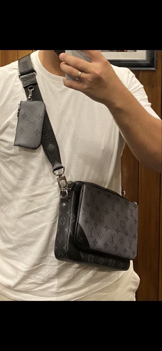 Louis Vuitton Taschen: Louis Vuitton Trio Messenger M69443 – Monogram Eclipse – Gebraucht aus La Neuveville von yas_k6fj 1