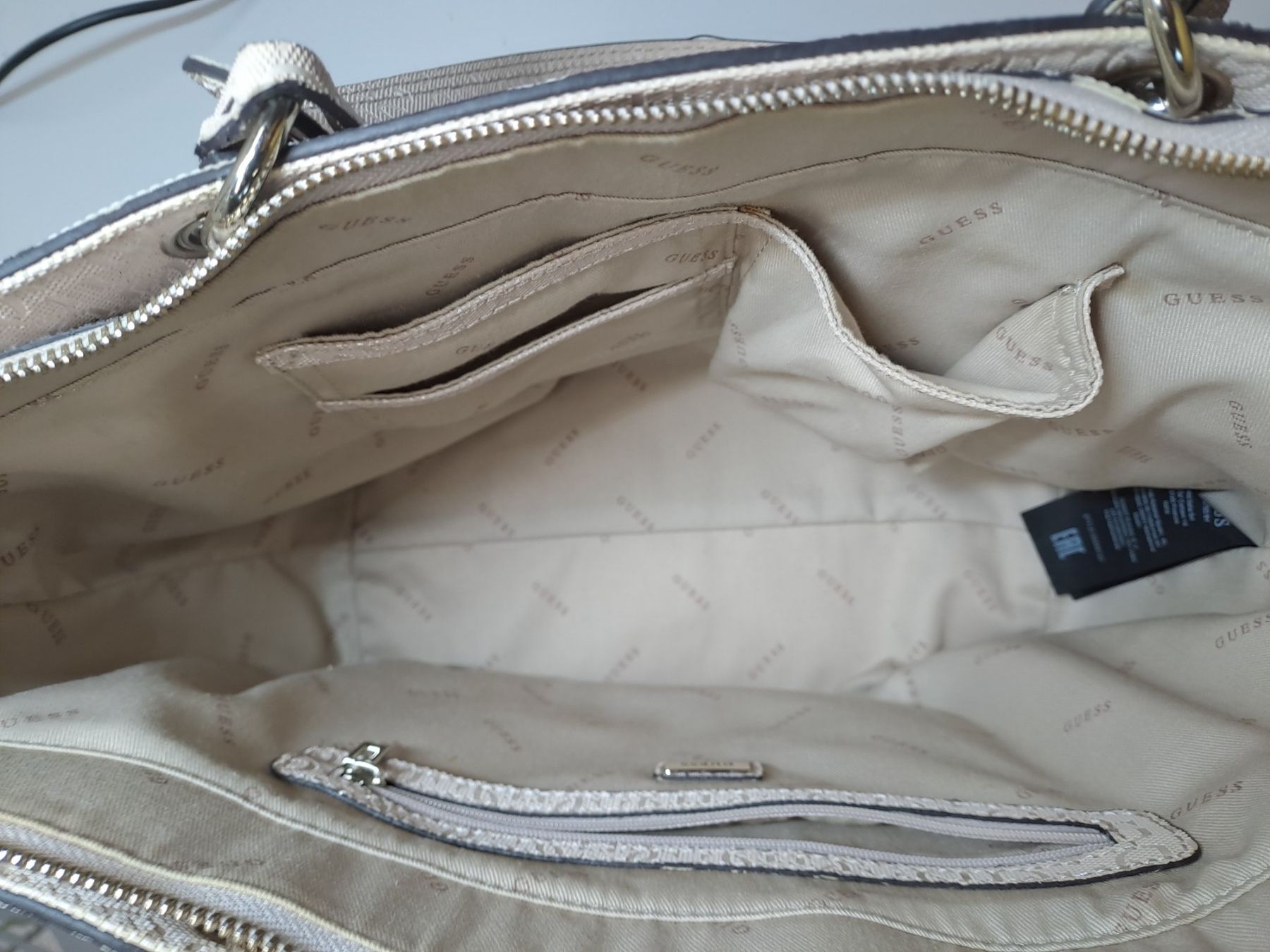Guess Borse da donna: Guess Damen Handtasche – Usato da Ebikon venduto da 4459urs 3