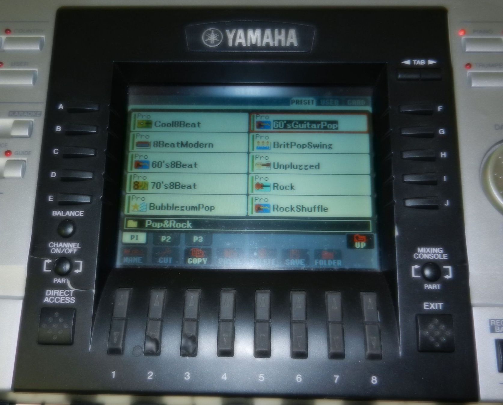 Yamaha Strumenti musicali: Yamaha PSR 3000 Elektrisches Keyboard - Silber – Usato da Männedorf venduto da livesteam 7