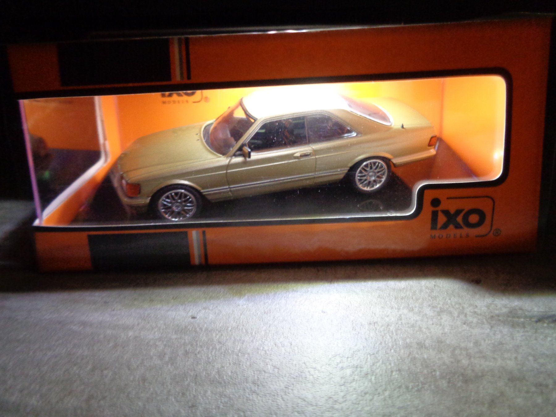 Mercedes-Benz Modellautos: Ixo 1:43 Mercedes 560 SEC 1981 – Neu und originalverpackt aus Reconvilier von rallycar 3
