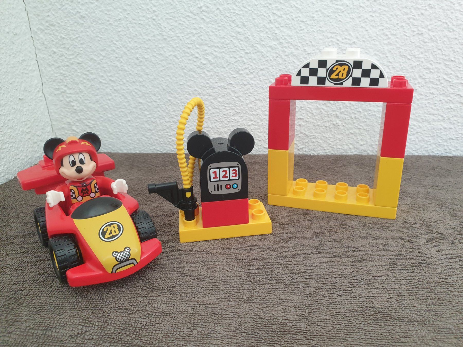 Spielzeuge: Lego Duplo (J02) Mickey Mouse Rennauto – Gebraucht aus Münchwilen TG von VT-Trader