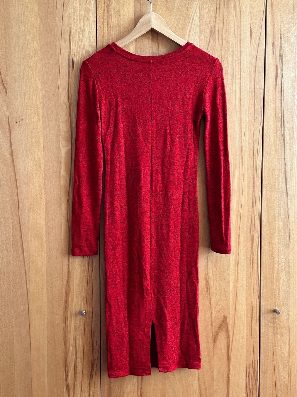 Kleider: Rotes langärmiges Kleid – Neu (gemäss Beschreibung) aus Schlieren von car_2bwb 1
