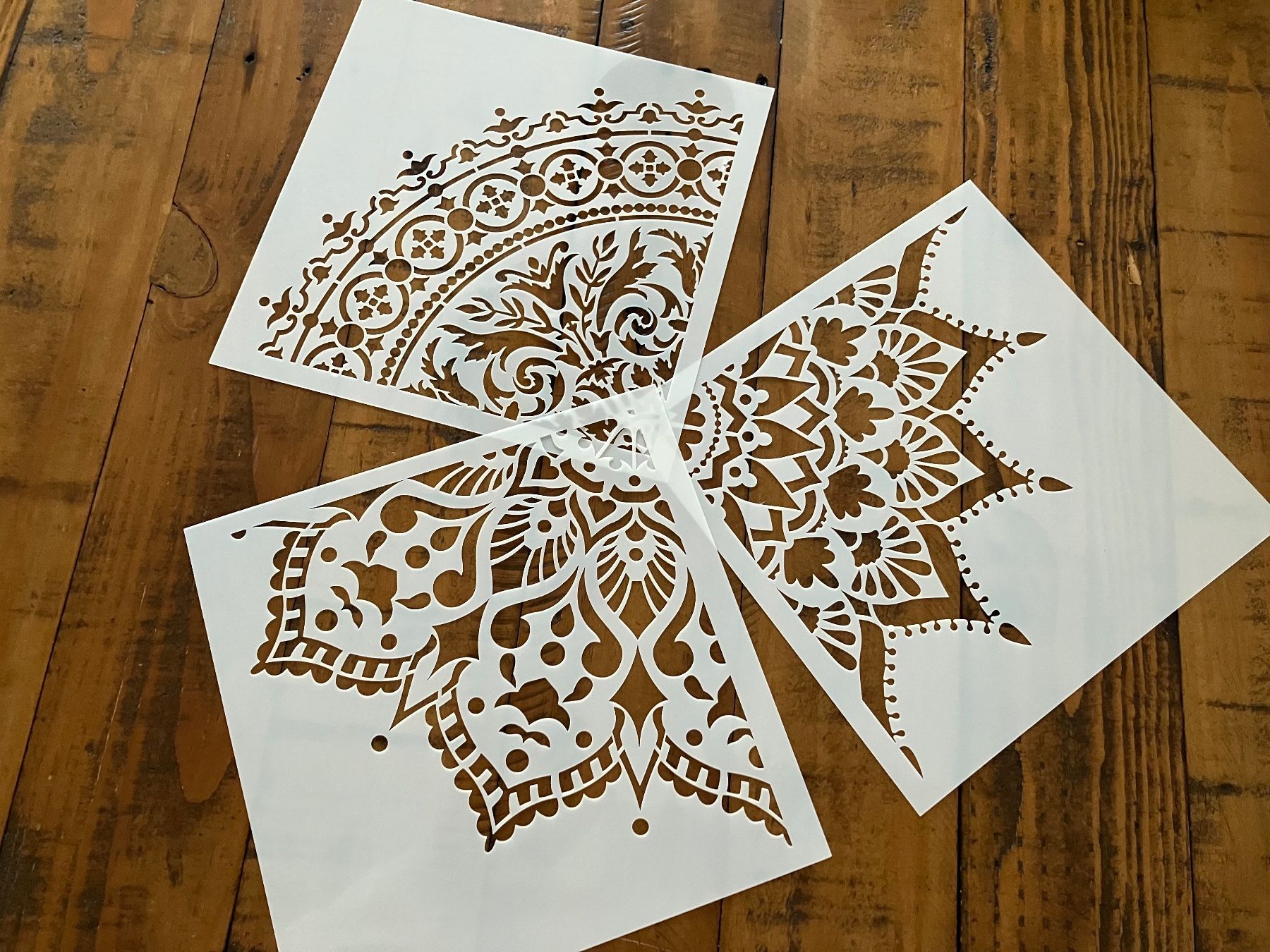 Sciablone: Neues 3er  Set Malschablonen Mandala-Ecken – Nuovo e nell'imballaggio originale da Effretikon venduto da wenuss
