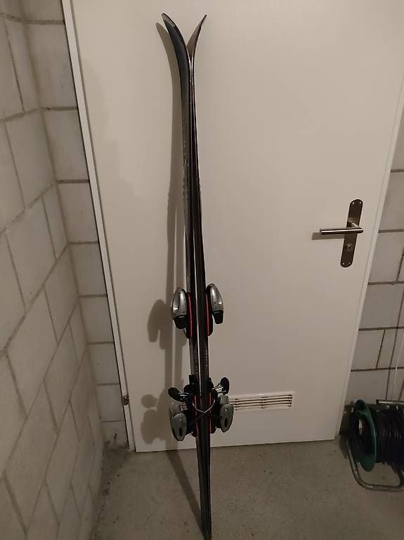 Skis: Ski – Gebraucht aus Heimberg von kimmi1