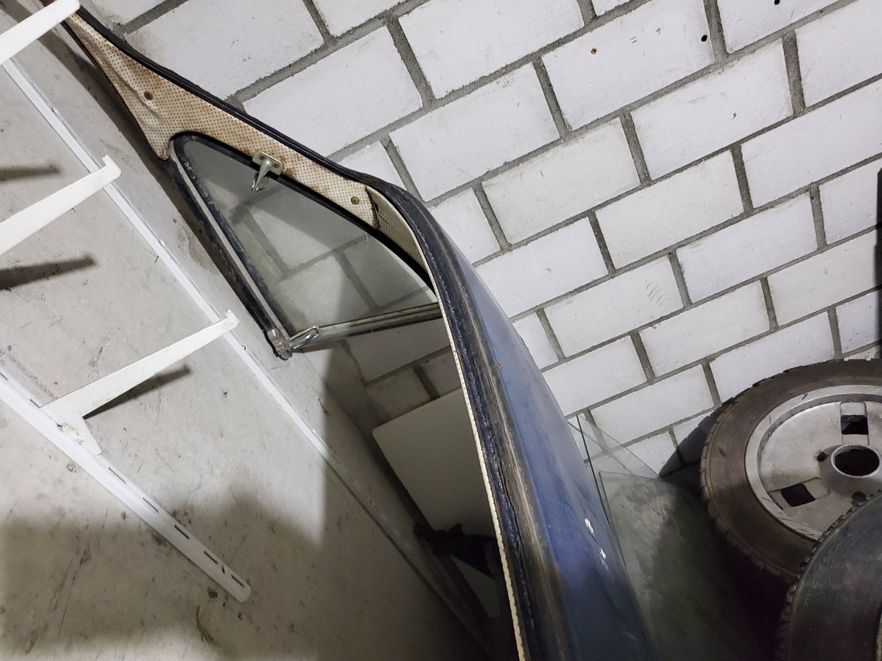 Renault Tutti pezzi di ricambio auto: Hardtop Renault Caravelle Cabrio. Original Teil – Usato da Balsthal venduto da redcarpet 2