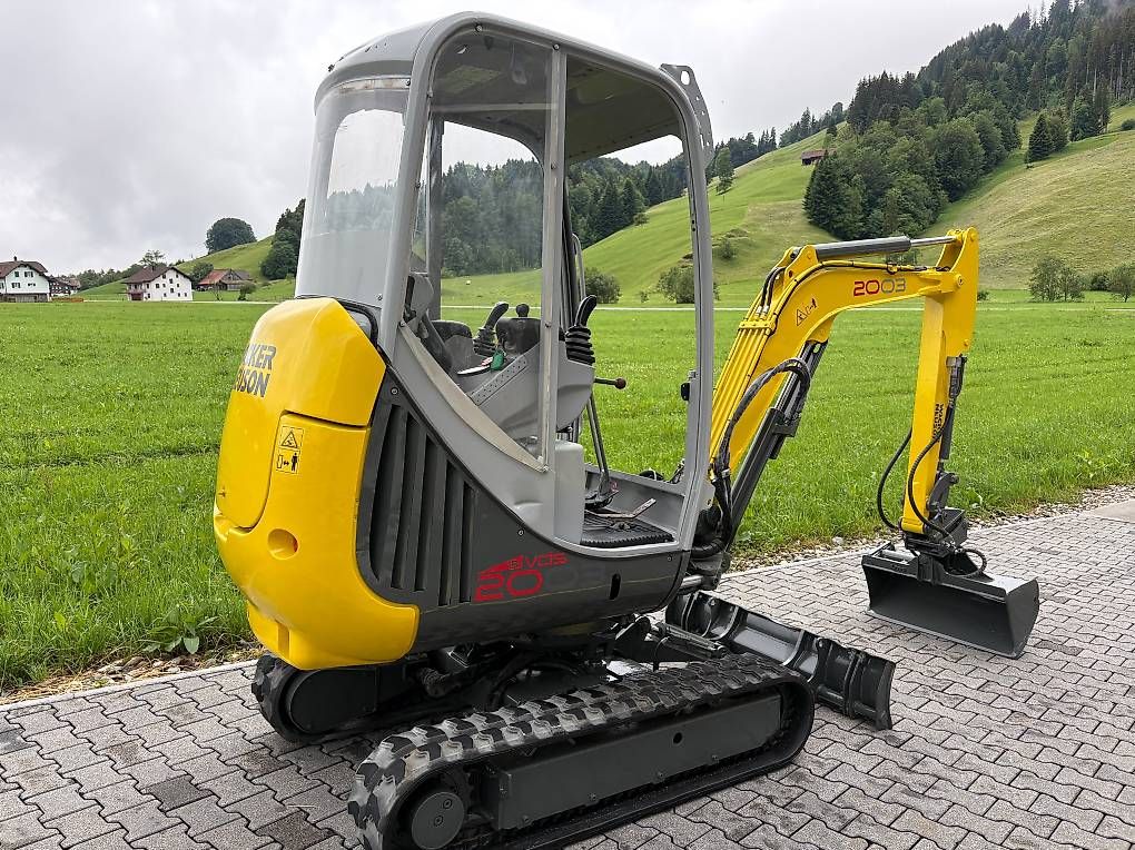 Wacker Neuson Excavateurs: Bagger Wacker Neuson 2003 RD – D'occasion à Rothenthurm par FHS6418 1