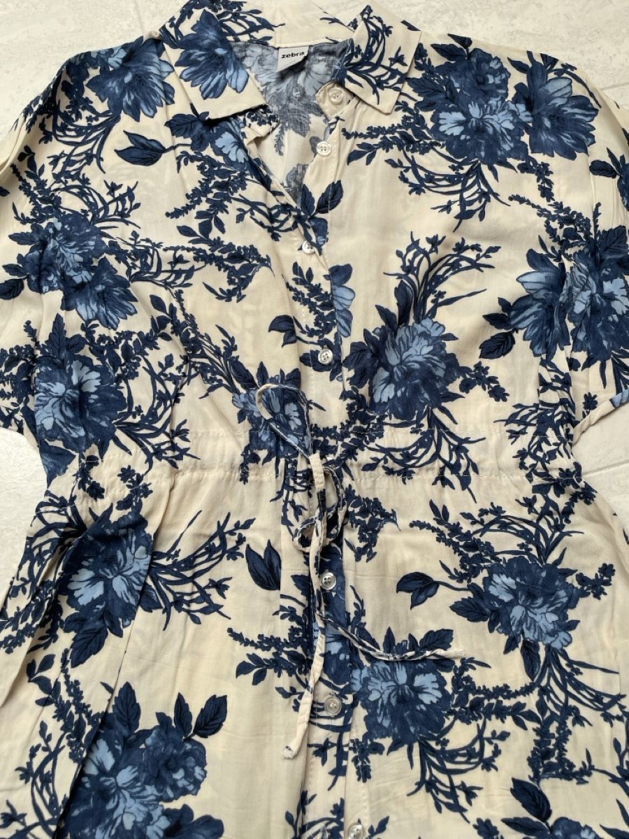 Kleider: Sommerliches Blusenkleid mit Blumenmuster, Grösse M – Gebraucht aus Uster von fas_q2ft 1