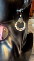 Orecchini pendenti color argento motivo martellato nuovo