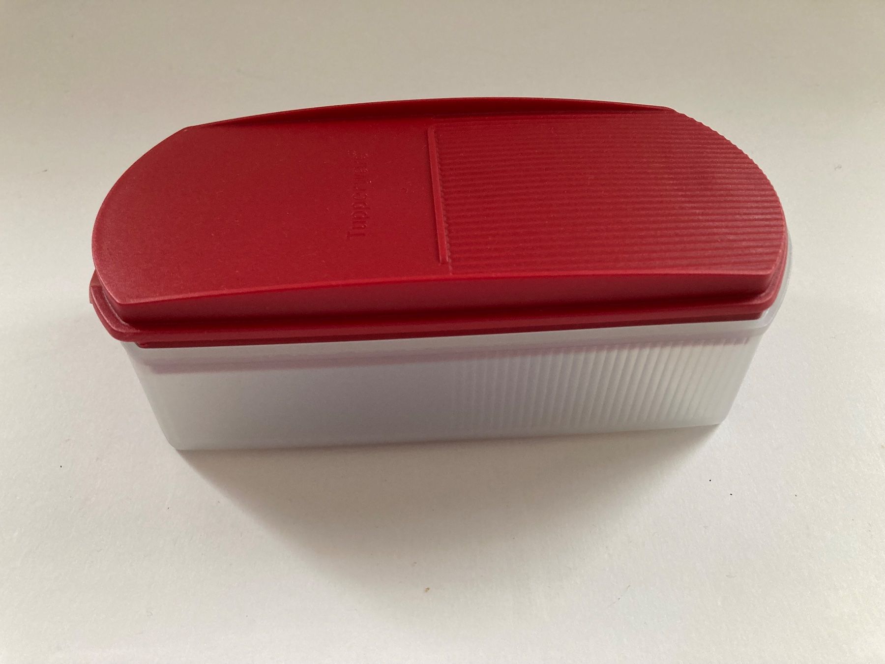 Tupperware Recipients et similaires: Tuppervision petit Tupperware – Neuf (Voir description) à Frasses par soowoo12