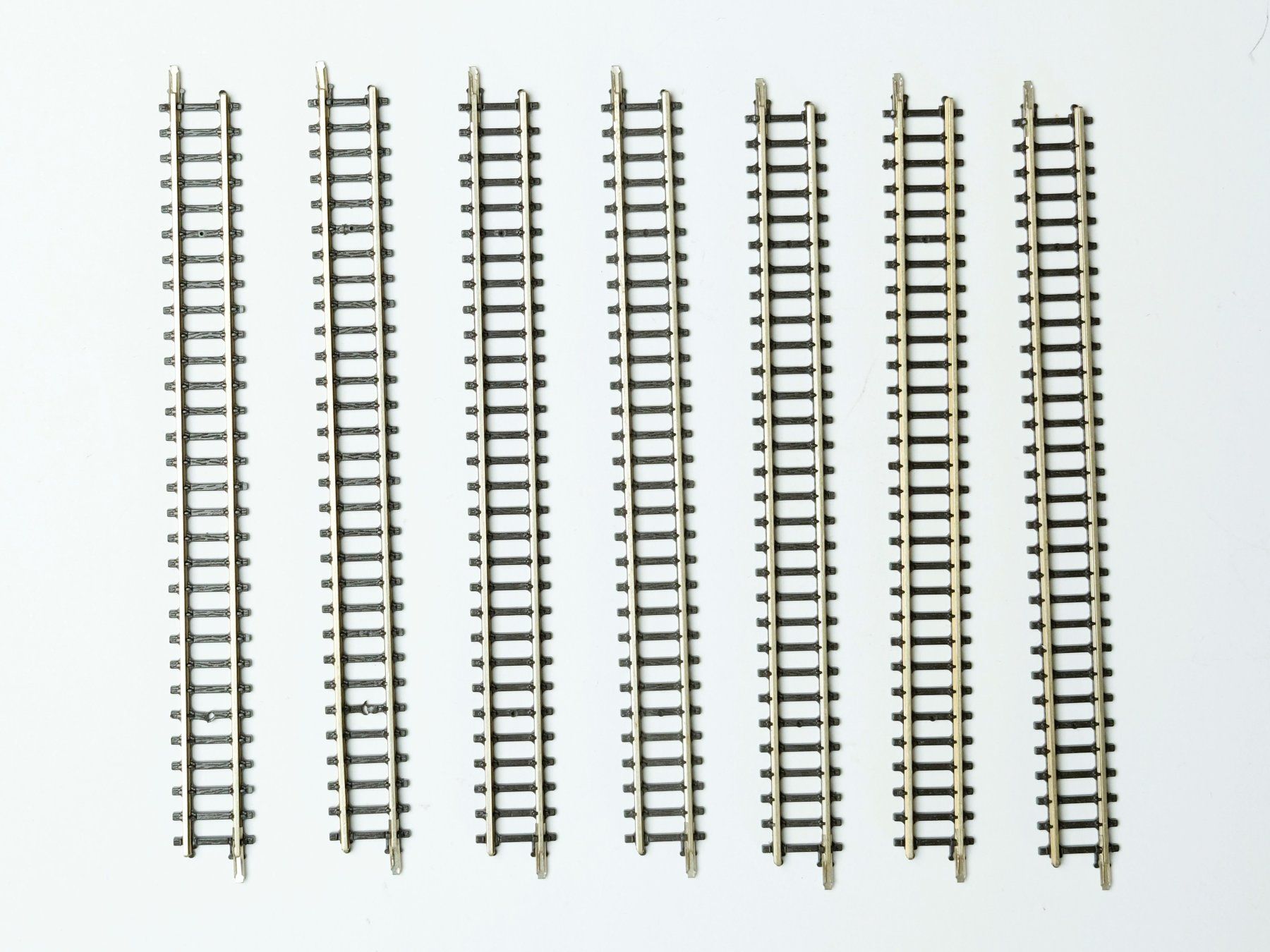 Märklin Modelleisenbahnen: 7x märklin 8500 Gerades Gleis Länge 110 mm – Gebraucht aus Zürich von narrow_gauge
