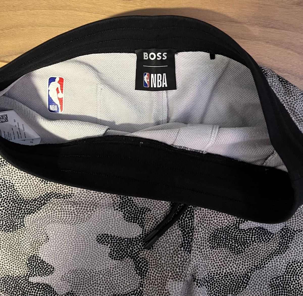 Pantaloni: HUGO BOSS x NBA LIMITED EDITION COLLAB – Nuovo (secondo la descrizione) da Kilchberg ZH venduto da adycalin 1