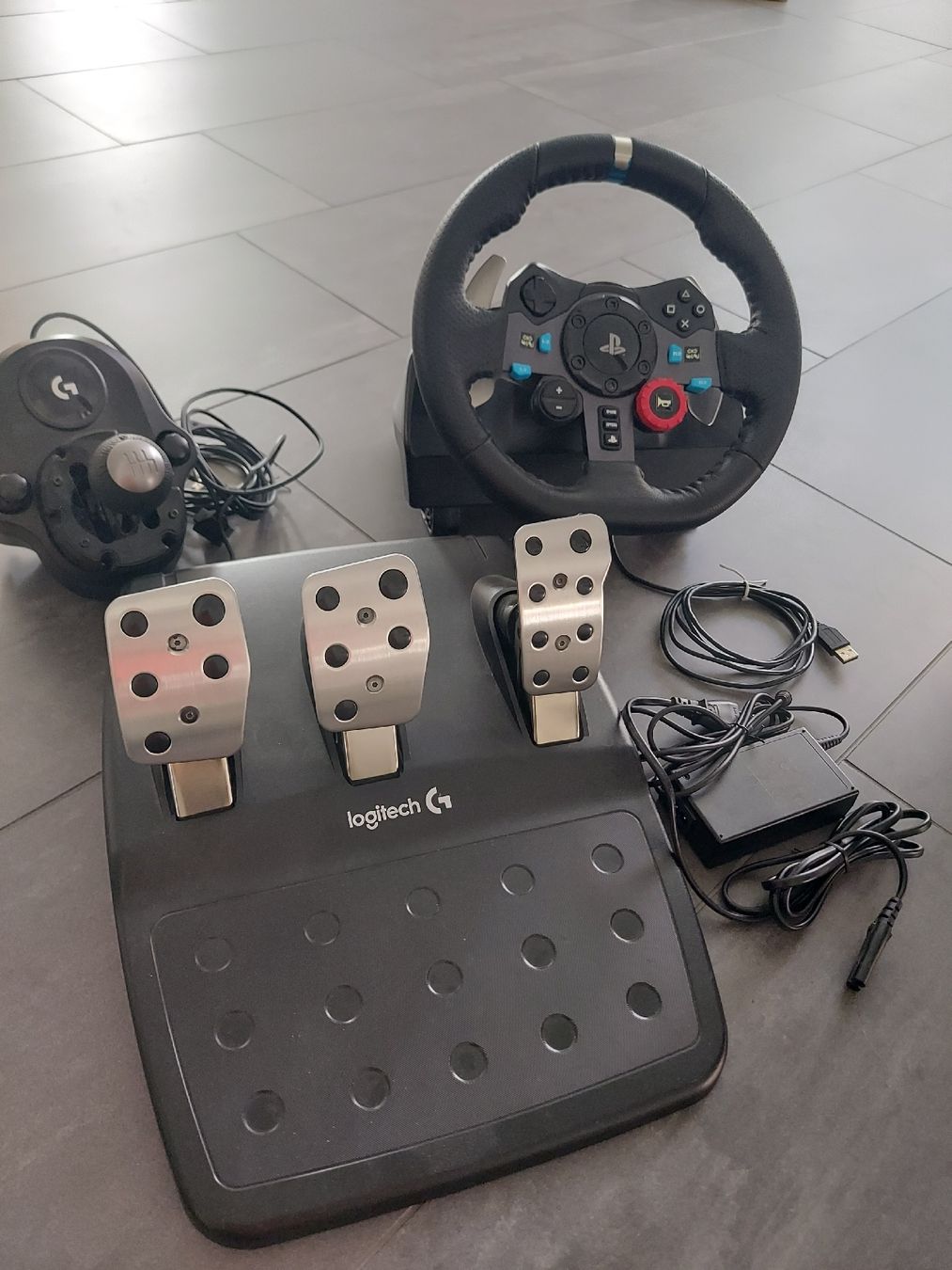 Logitech Controller: Logitech G29 Lenkrad + Pedalen + Schalthebel – Usato da Hildisrieden venduto da fab_2tz9